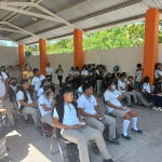 En el antiguo centro de salud de Alpoyeca, se llevó a cabo la Brigada de Salud.