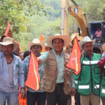 Obra pública en la comunidad de Dos Ríos municipio de Cochoapa el Grande.