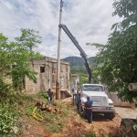 La localidad de San José Buena Vista es una vez más beneficiado con la reubicación de postes de electrificación.