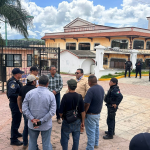 Resultado del diálogo de funcionarios estatales con inconformes levantan el bloqueo en carretera federal en #Teloloapan