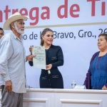 Entrega Evelyn Salgado títulos de propiedad a 250 familias de diversos municipios de Guerrero.