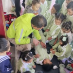 Protección Civil de Tlapa capacita a niñas y niños en primeros auxilios