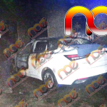 Arde vehículo en la Colonia Lázaro Cárdenas de Tlapa, consecuencia de Juegos pirotécnicos lanzados.