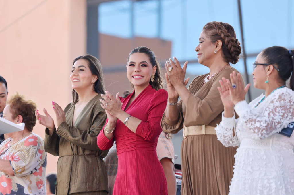 Con amor y reconocimiento, Evelyn Salgado celebra el Día de las Madres con trabajadoras del gobierno estatal