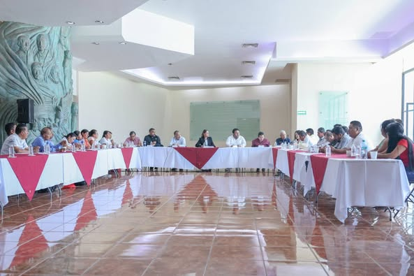 Evelyn Salgado prioriza el diálogo y acuerda plan integral con comuneros de Tilapa y pobladores de Malinaltepec
