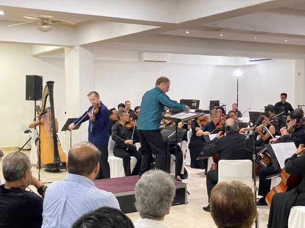 Ofrece la Filarmónica de Acapulco virtuoso concierto con el violinista ucraniano, Mykyta Klochkov y la inspiradora dirección de Bartholomeus Henri Van de Velde